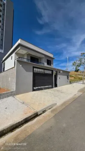 Casa a venda com piscina no bairro Jardim Florença em Poços de Caldas - MG