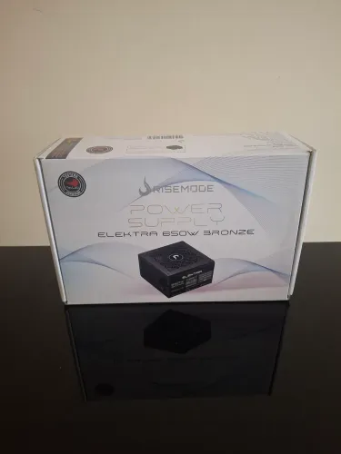 Fonte Risemode elétrica 650W Bronze Full modular - Preta