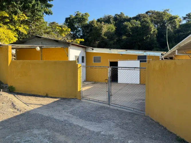 Alugo galpão c câmera fria em Cabreuva 