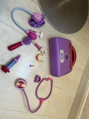 KIT MALETA DR. BRINQUEDOS ORIGINAL DISNEY