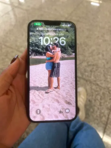 iPhone 14 Plus top