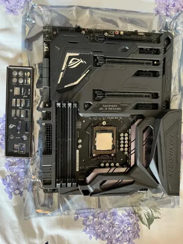 Kit Placa mãe Asus Maximus IX Code + Processador Intel Core i7 7700k + Espelho da Placa