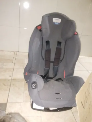 Vendo cadeirinha automotiva 