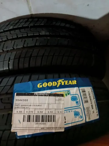2 Pneus Goodyear novo Aro 14 175/65