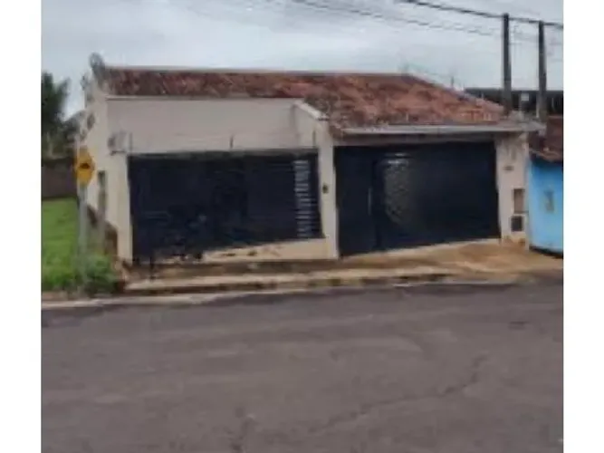 CASA RESIDENCIAL em Cafelândia - SP, Campo Belo
