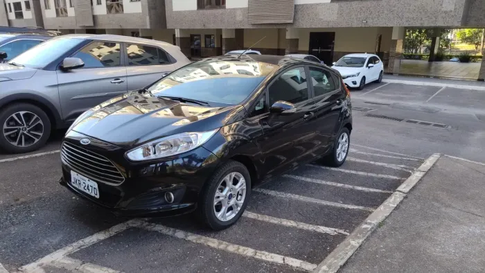 Ford Fiesta 1.6 16V Flex Aut. 5P 2014