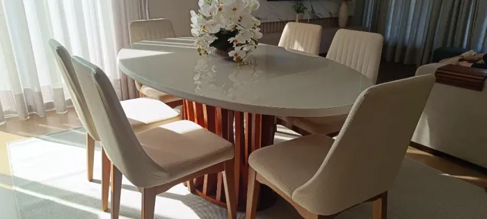 Conjunto Mesa de Jantar Oval Moderna 6 Lugares + 6 cadeiras - Criciuma