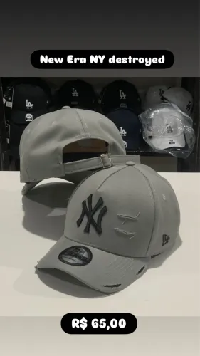 Bonés NY destroyed 