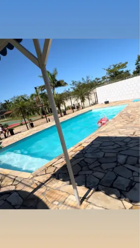 Kitnet até 5 pessoas em Matinhos piscina, Wi-Fi, ar condicionado, churrasqueira