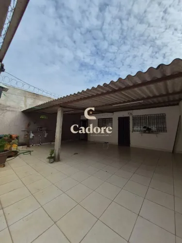 Casa no Pequis com 2 Quartos, 3 Vagas e Quintal Amplo