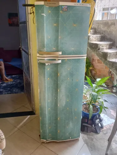 Vende- se geladeira