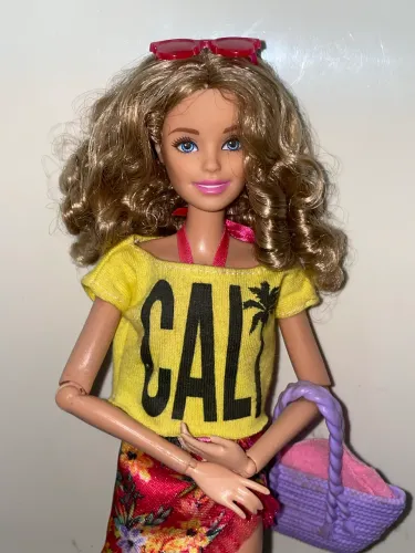 Boneca Barbie fashionistas articulada mattel
