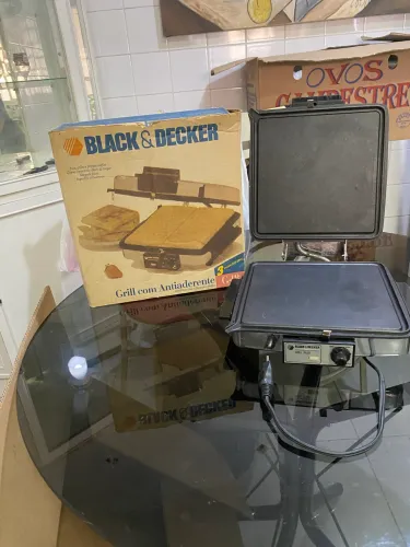 Grill e Waffle Black&Decker G48 - NOVO NA CAIXA (Sem Uso) - Motivo Mudança!