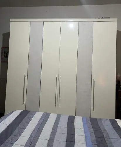 Guarda roupa branco casal