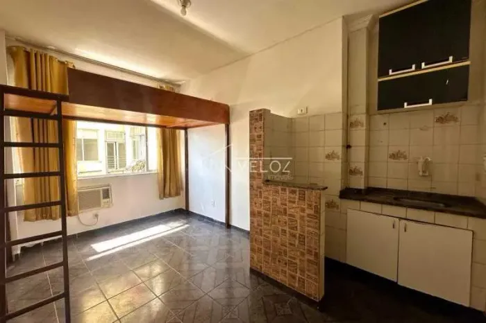 Kitnet/Conjugado - / Residencial / Centro