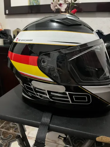 Capacete exceed alemanha