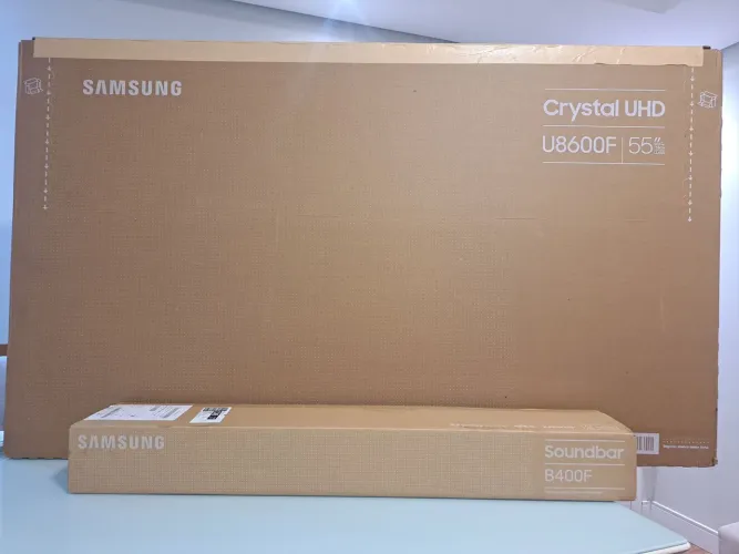 Samsung Smart TV Crystal 55" U8600F + Soundbar B400F