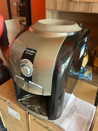 Gelagua de mesa