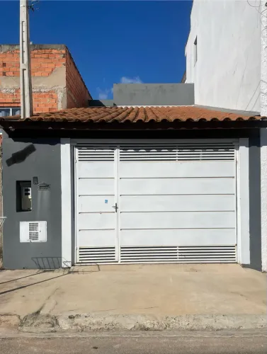 ? CASA À VENDA EM ITAPETININGA.