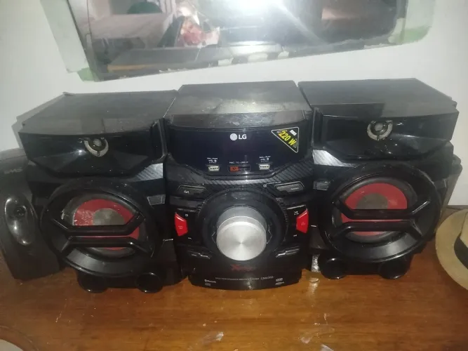 Vendo Mini System LG CM4350 (220W RMS)