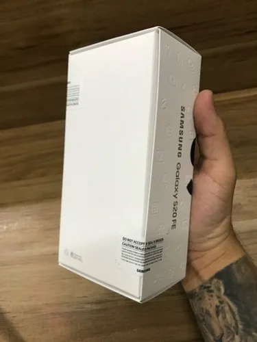 Galaxy Samsung s20FE novo com garantia de 1 ano