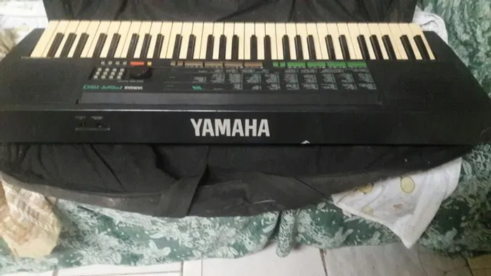 Yamaha semi novo