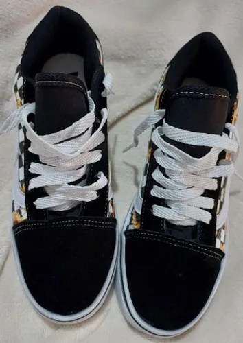 Tênis Vans.