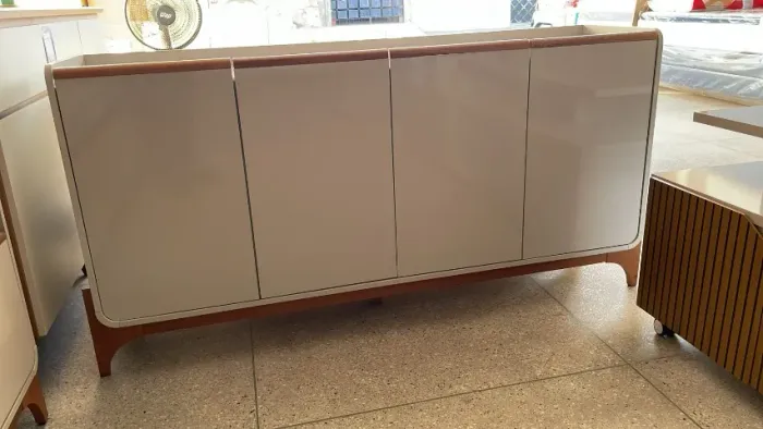 Buffet Aparador 4 Portas Com Pés Em Madeira Maciça166cm Lion - Lukaliam Móveis