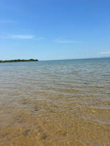 Vendo chácara na beira lago