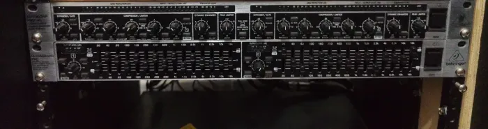Equalizador Behringer e Compressor Autocomp Pro