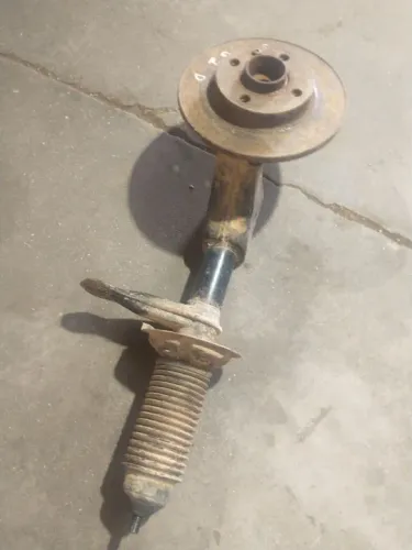 Torre dianteira direita VW/gol bola 98/00