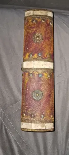 Caixinha Antiga Artesanal em Madeira