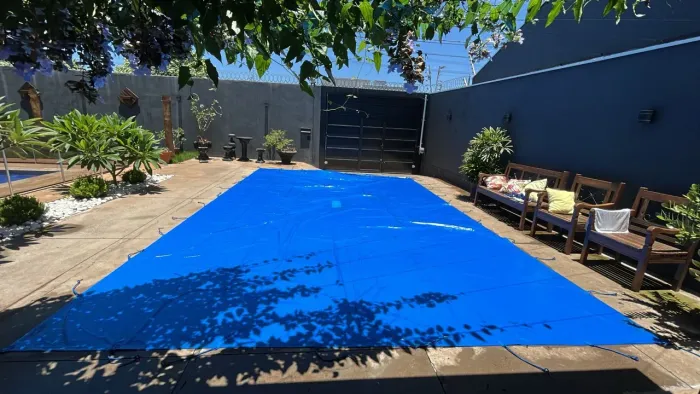 Capa de piscina para proteção criancas e animais