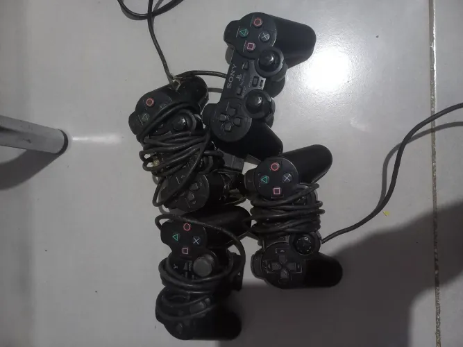 4 controles originais Playstation 2 com defeito 