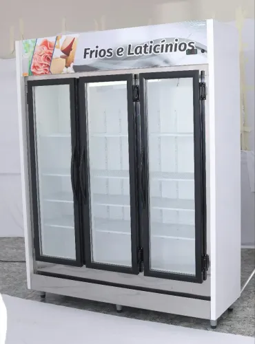 Balcão Expositor Refrigerado Triplo para Frios e Laticínios