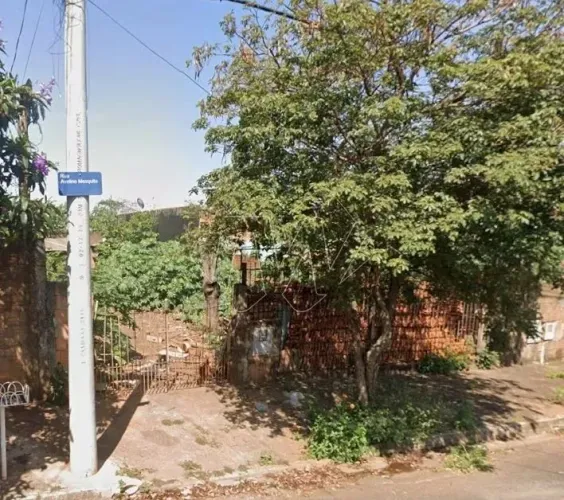 Venda de Terreno / Padrão na cidade de Araraquara