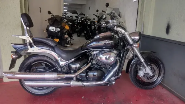 SUZUKI BOULEVARD M800 2009 PRETA em otimo estado COM  70.000KM E COM GARANTIA TOTAL
