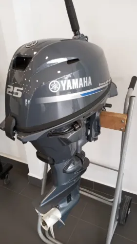 MOTOR DE POPA 25 HP 4 TEMPOS YAMAHA