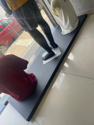 Prancha para vitrine de Loja