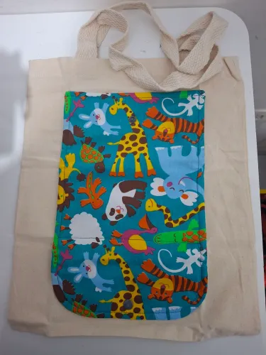 Sacola ecobag que fecha em forma de carteira, fácil de levar em bolsas e malas