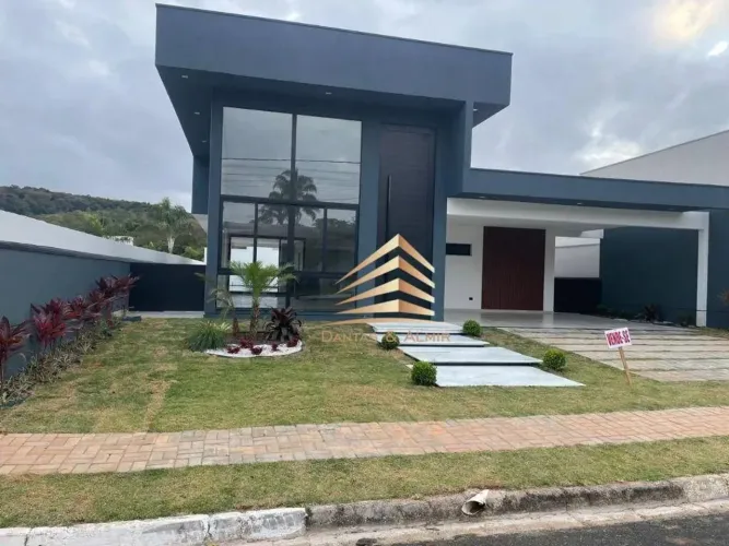 Casa com 4 Suítes à venda, 320 m² por R$ 2.900.000 - Condomínio Shambala II - Atibaia/SP