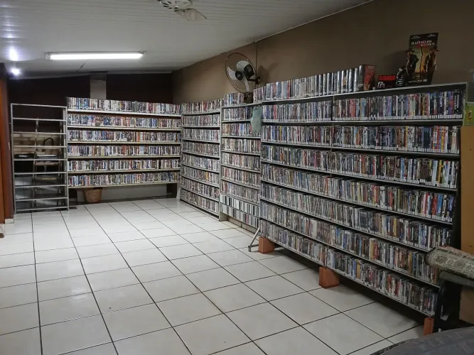 Para os amantes de filmes. Acervo de Locadora 