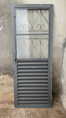 Porta de ferro