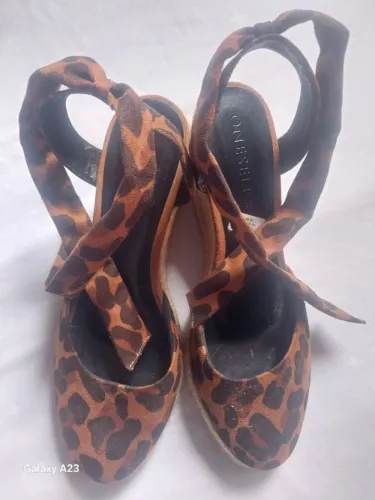 Sandália Oneself tamanho 39 - Estampa de Onça