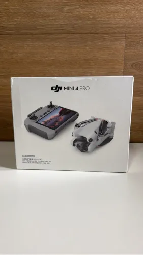 Drone DJI Mini 4 Pro Fly More Combo Plus 4K
