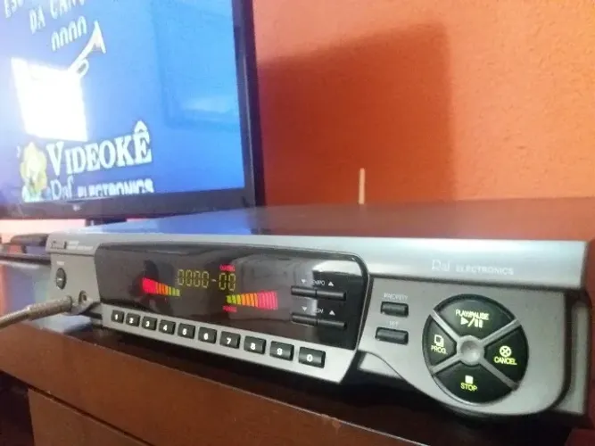 Videoke Raf 2500 - Microfone + Controle Remoto + Cabo Rca