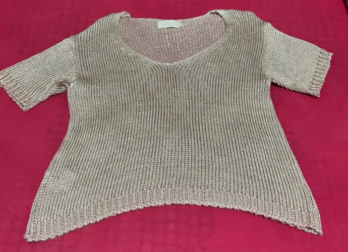 Blusa dourada linda !
