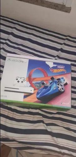 Xbox One S 500GB Forza Horizon 3 Hot Wheels (QUEBRADO) PREÇO NEGOCIÁVEL 