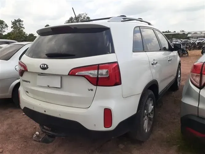 SUCATA PARA RETIRADA DE PEÇAS SORENTO 2015
