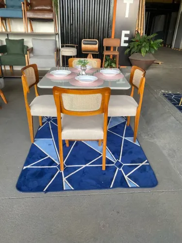 CONJUNTO MESA PRADA COM CADEIRAS ALASCA
